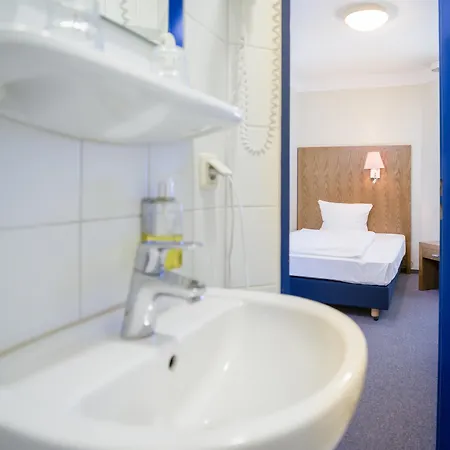 Hotell Koenigstein By Tulip 3*