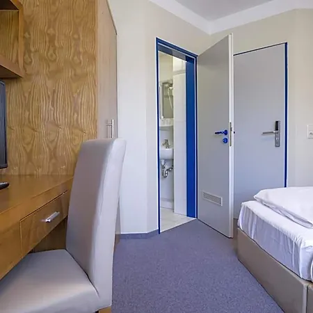 Otel Koenigstein By Tulip 3*