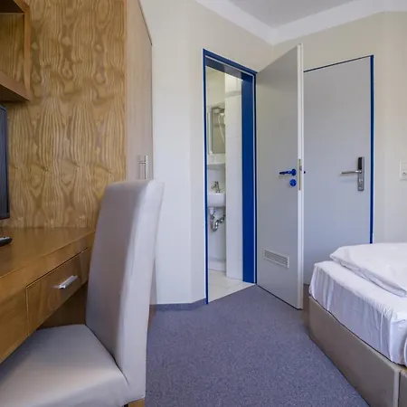 Hotell Koenigstein By Tulip 3*
